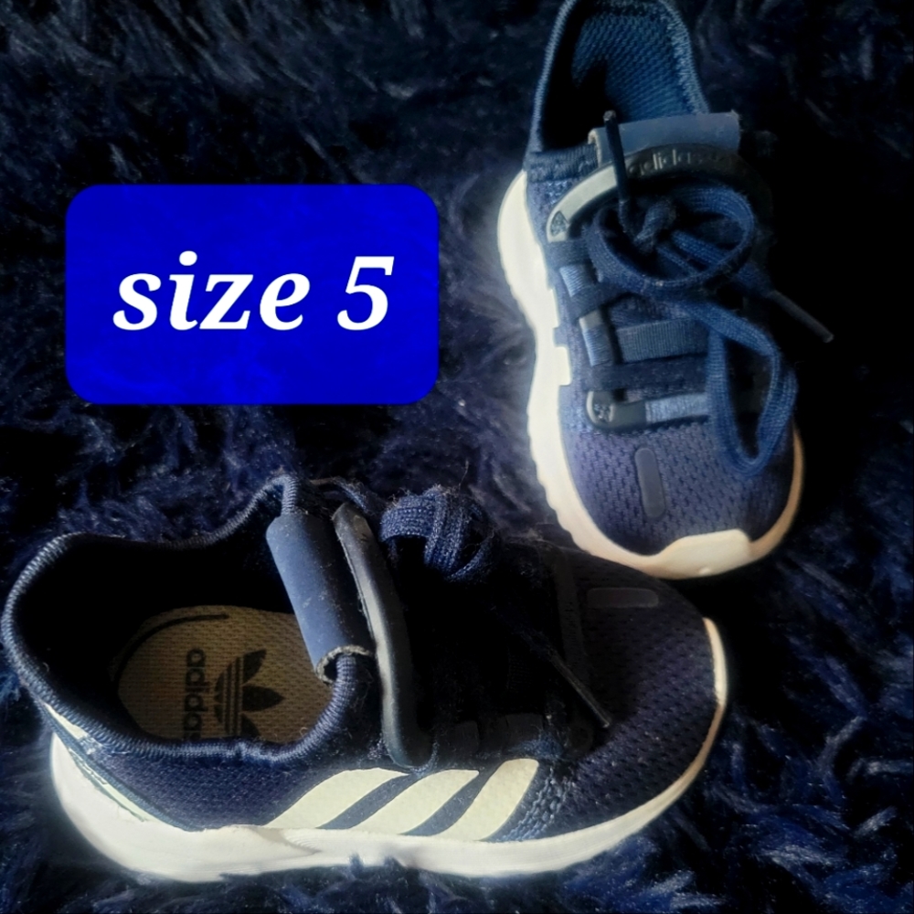 Adidas navy blue toddler shoe, size 5